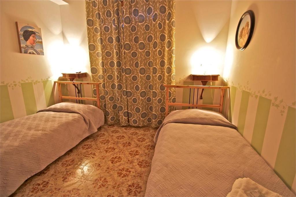 Affittacamere La Casa Di Elide Arezzo Phòng bức ảnh